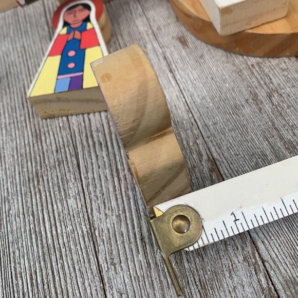 Wood nativity scene 8 piece - Picture 12 of 16